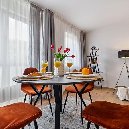 Comfort Apartment - Self-Check-In - 2 Schlafzimmer - Bis 5 Pers - Zentrumnah - Parkplatz - Wifi - Balkon Neunkirchen  Exteriör bild