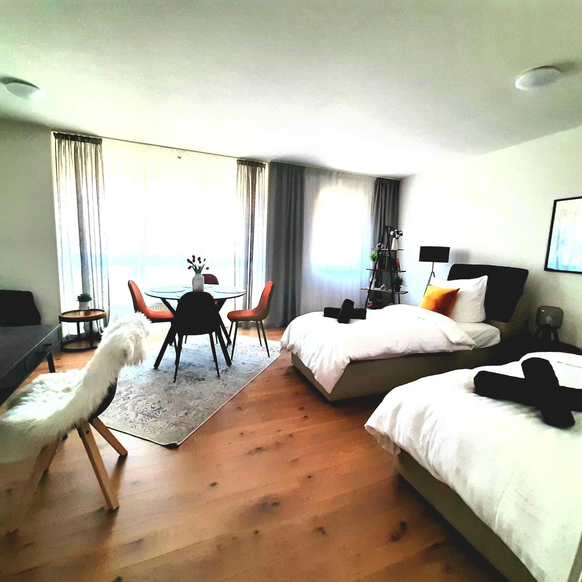 Comfort Apartment - Self-Check-In - 2 Schlafzimmer - Bis 5 Pers - Zentrumnah - Parkplatz - Wifi - Balkon Neunkirchen  Exteriör bild